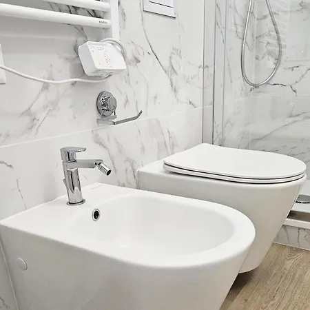 Apartment Elegant Two-Bedroom Apartment In The Heart Of Porta Romana, 2 Minutes From The Metro, With Easy Access To Qc Terme And The Duomo Mailand